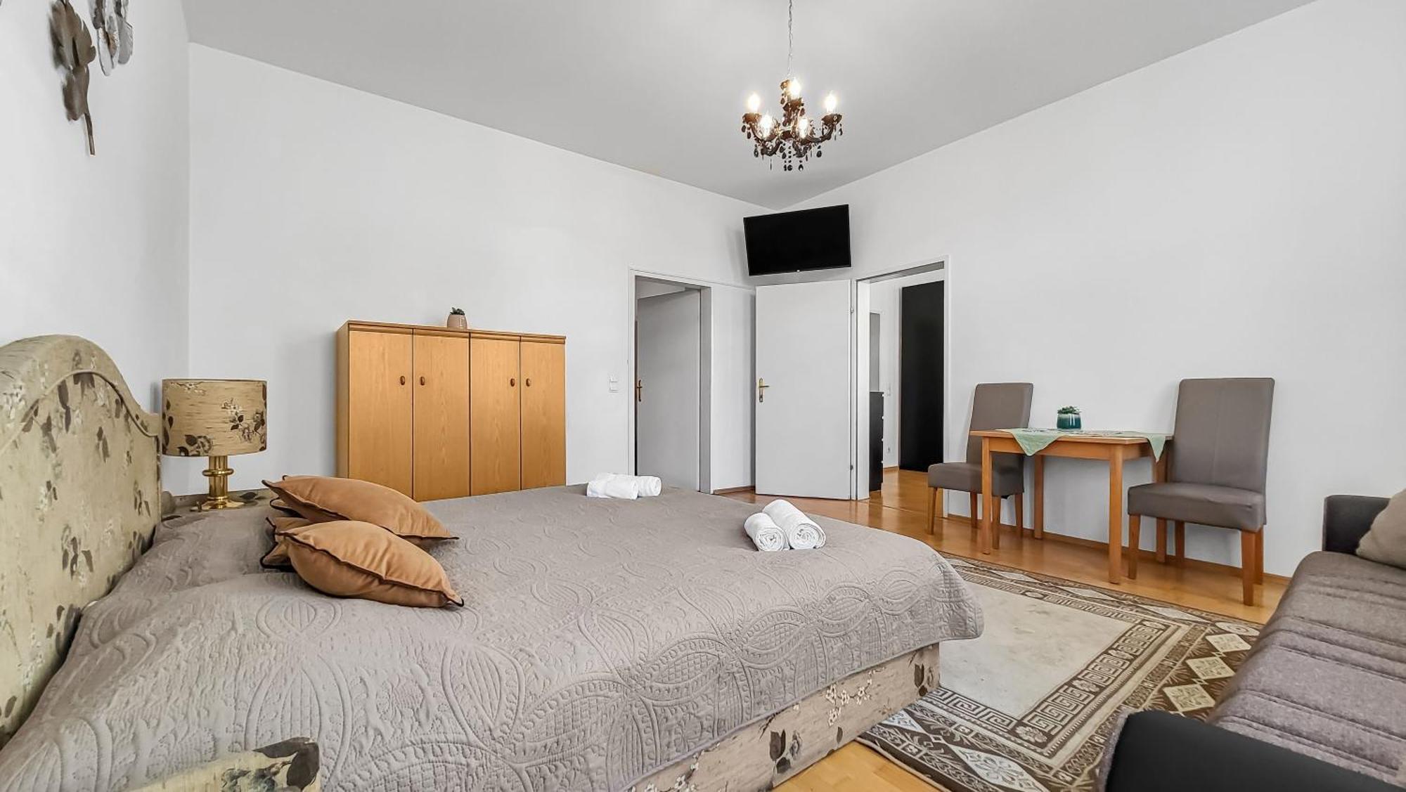 Davidov Stays Danube Vienna Room photo